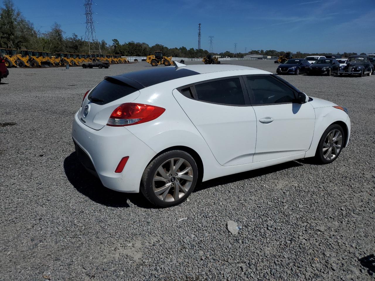 2016 Hyundai Veloster - Image 3