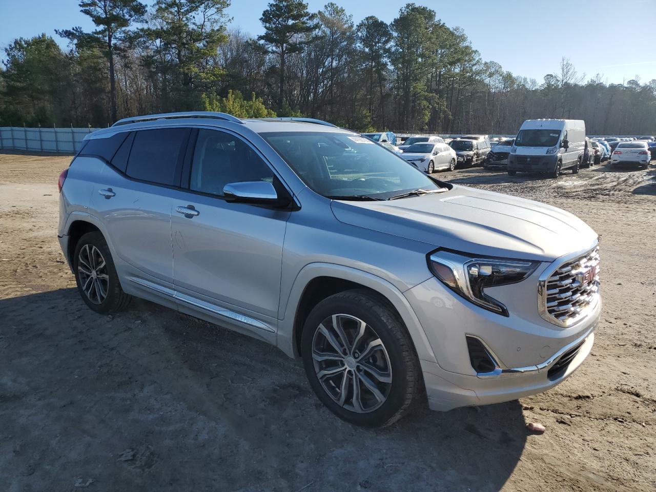2020 GMC Terrain - Image 4