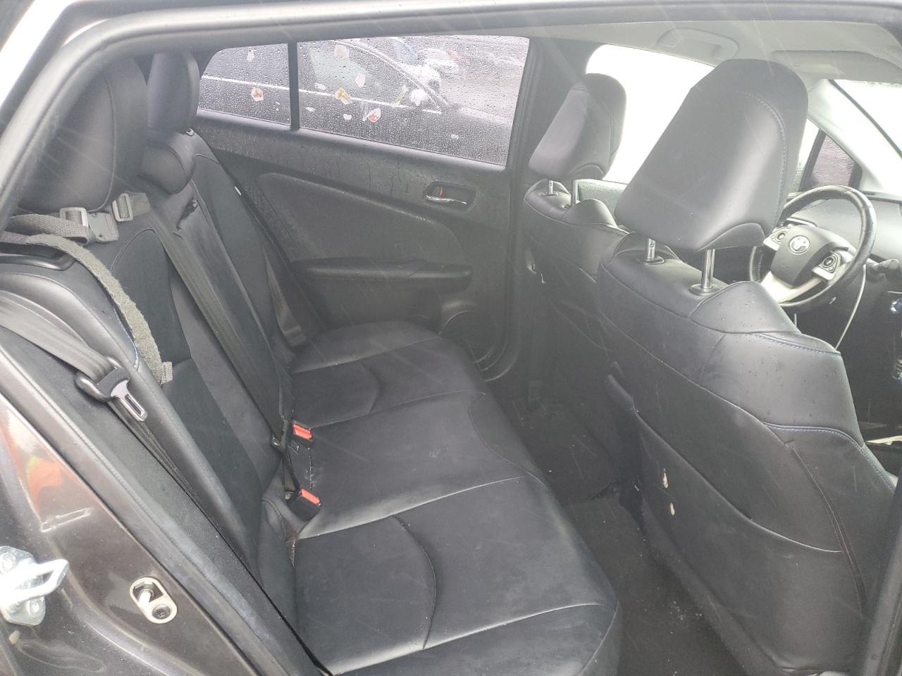 2016 Toyota Prius - Image 10