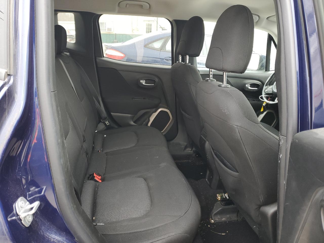 2017 Jeep Renegade - Image 10