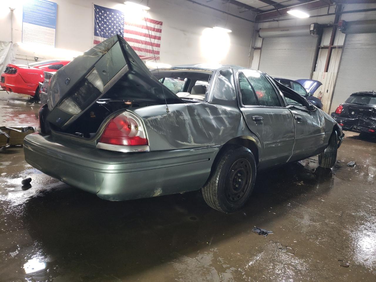 2005 Ford Crown Victoria - Image 3