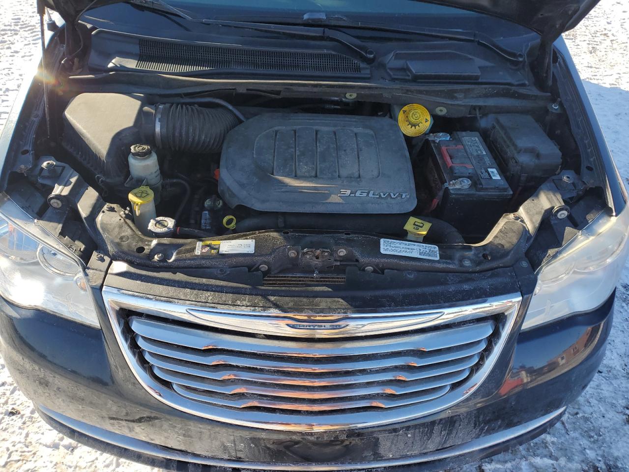 2014 Chrysler Town & Country - Image 14