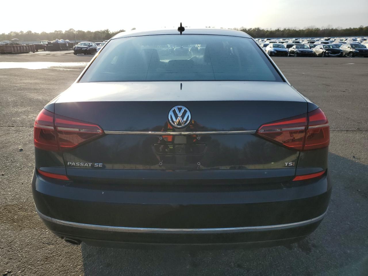 2017 Volkswagen Passat - Image 6