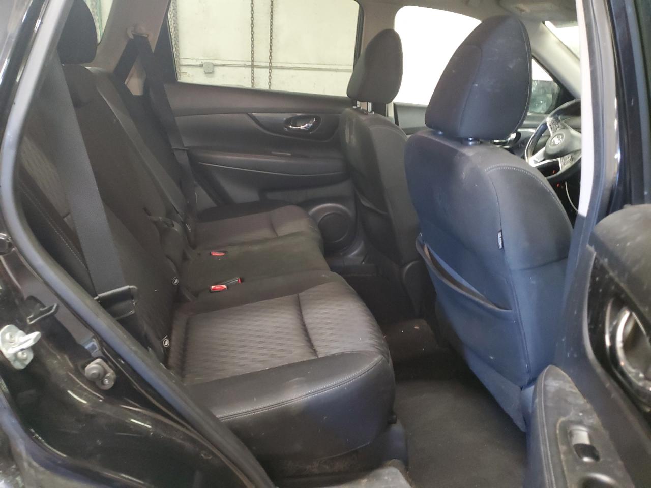 2017 Nissan Rogue - Image 11