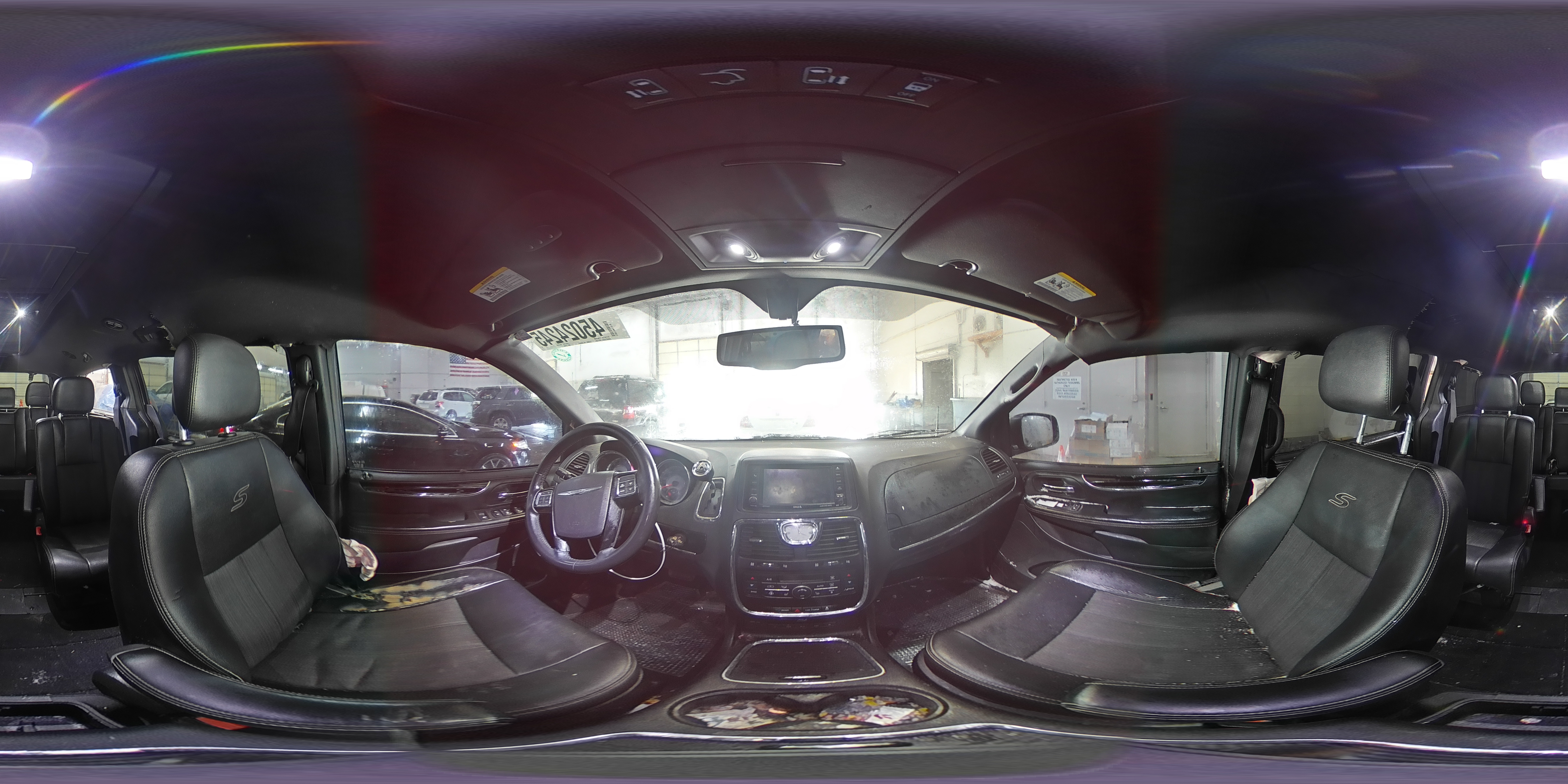 2015 Chrysler Town & Country - Image 15