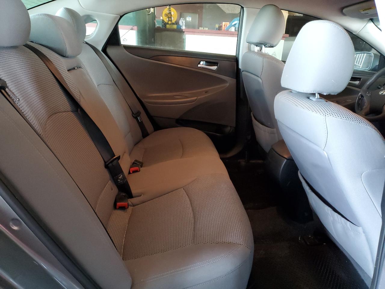 2013 Hyundai Sonata - Image 10