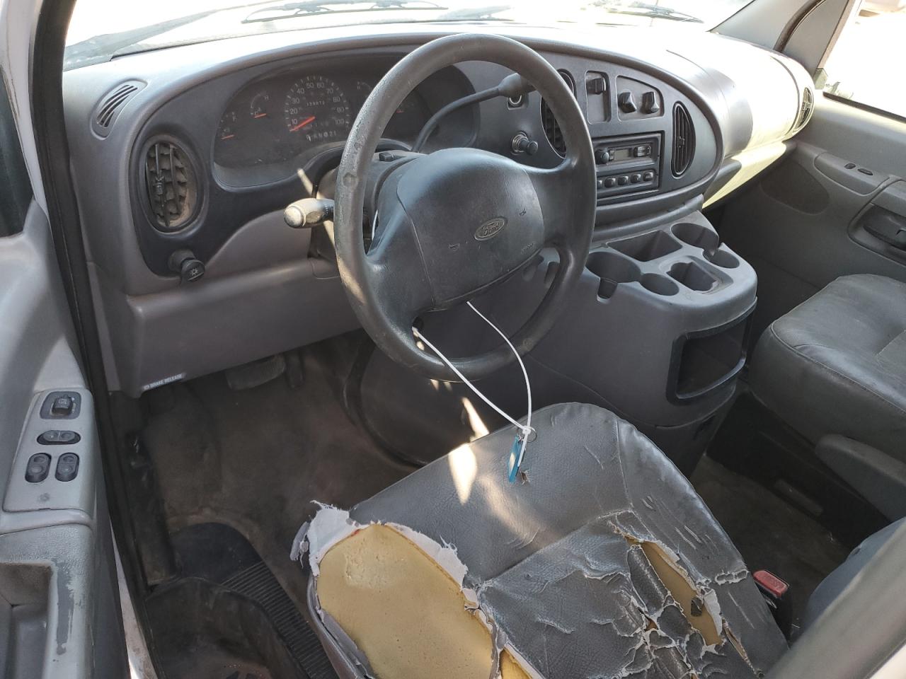 2002 Ford Econoline - Image 8