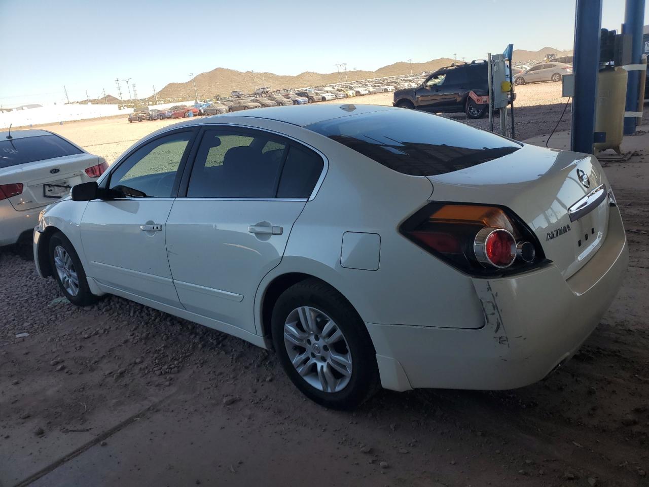2012 Nissan Altima - Image 2