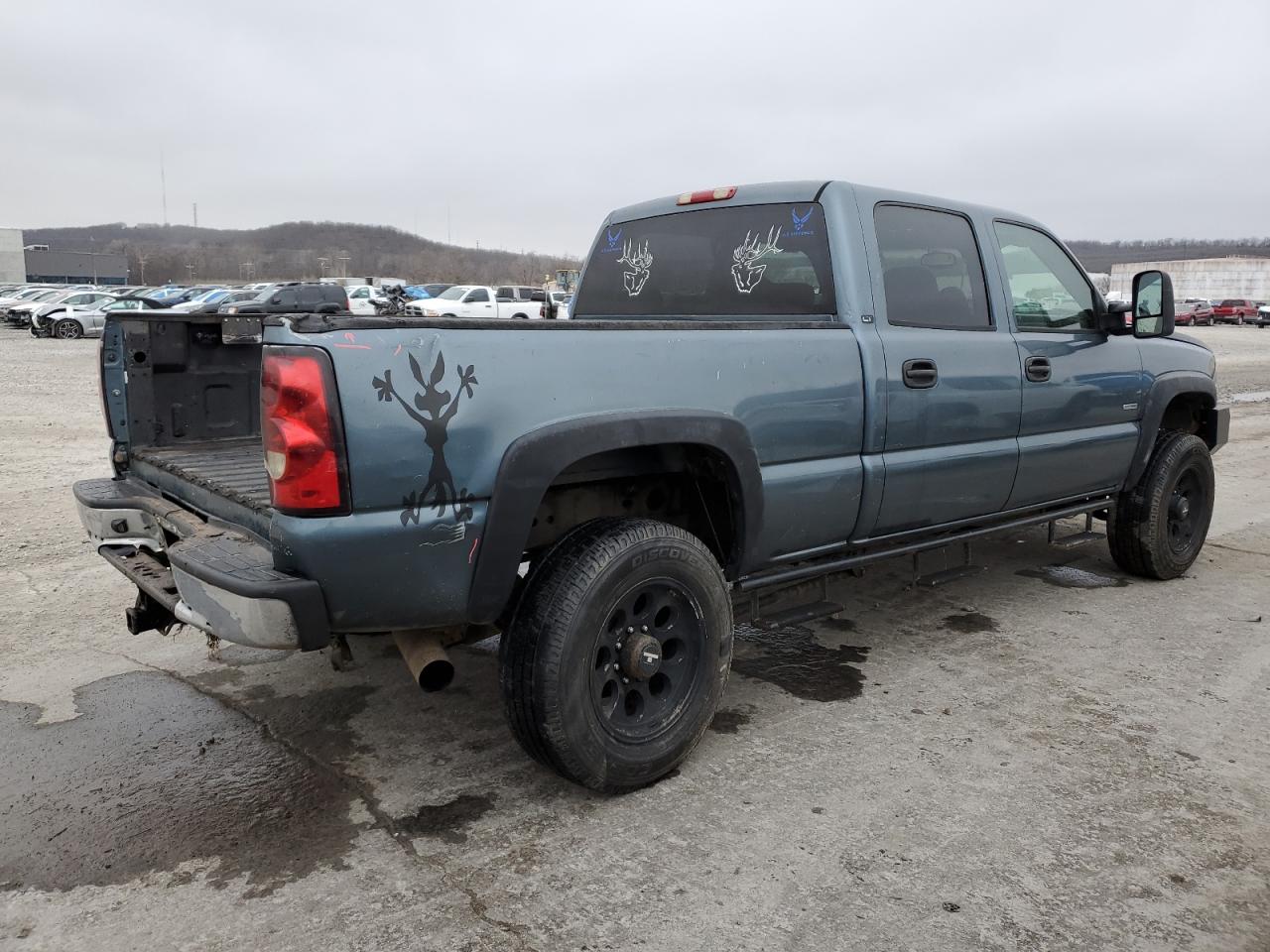 2007 Chevrolet Silverado - Image 3