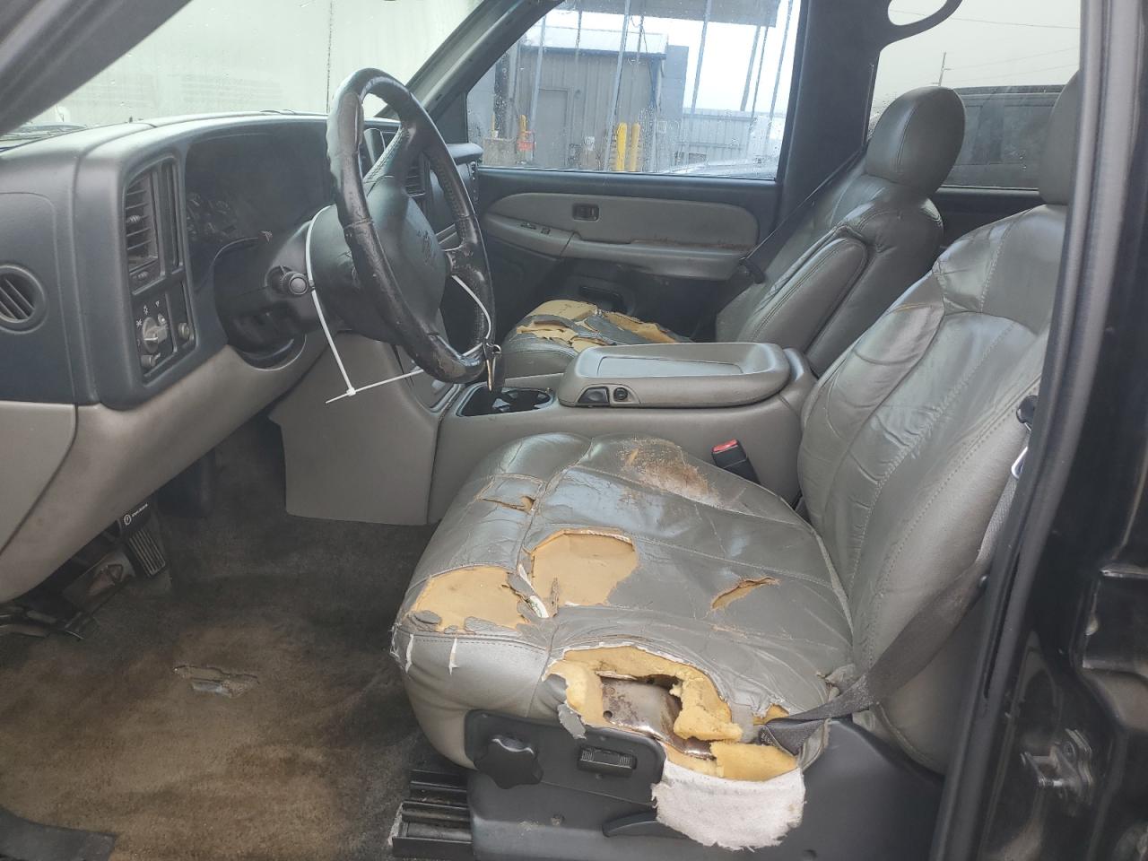 2002 Chevrolet Suburban - Image 7