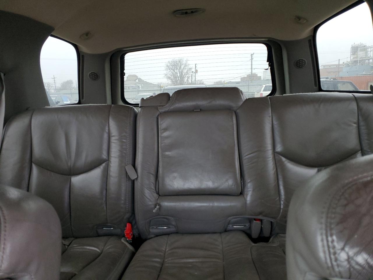 2004 Chevrolet Tahoe - Image 10