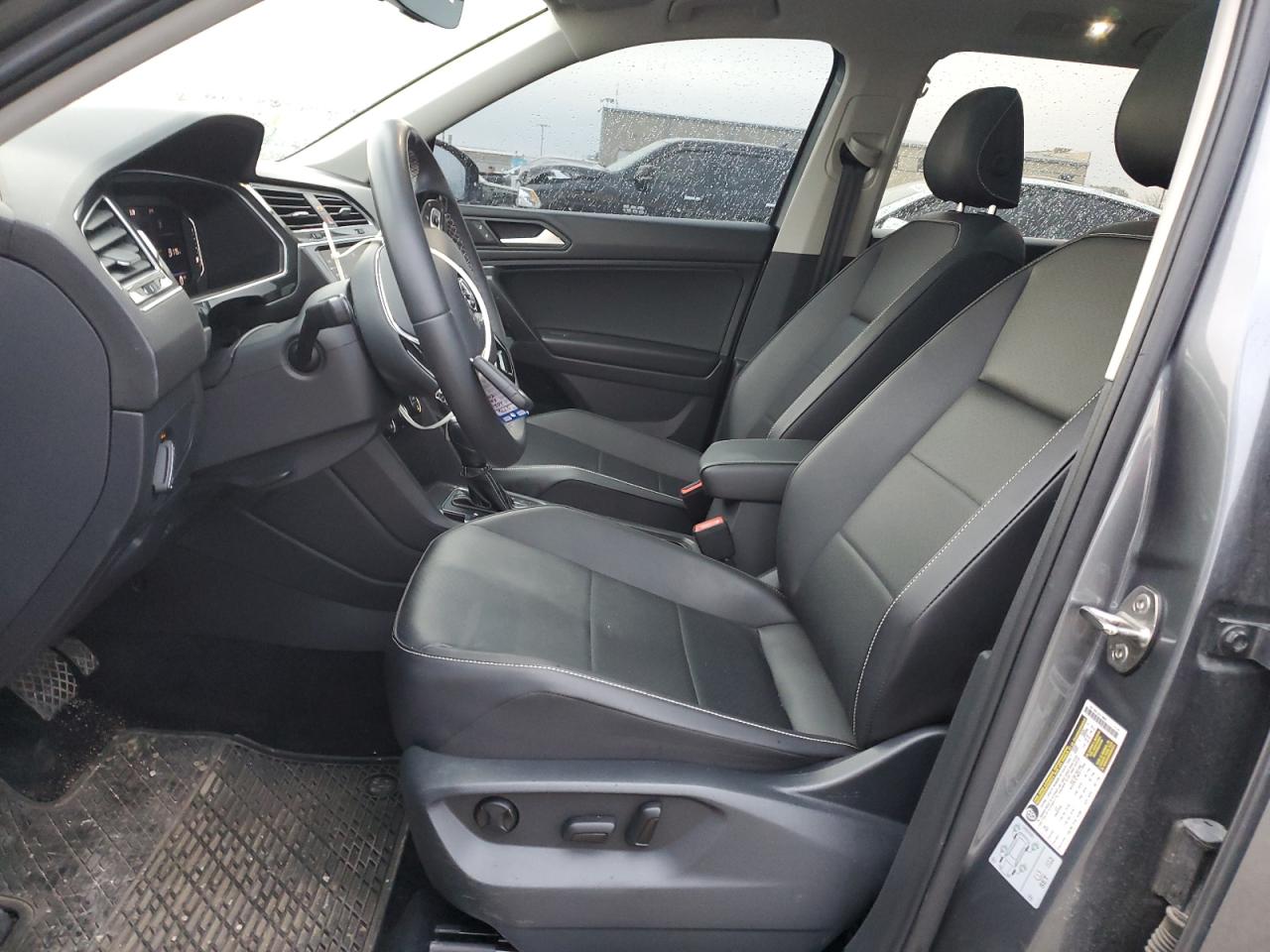2021 Volkswagen Tiguan - Image 7