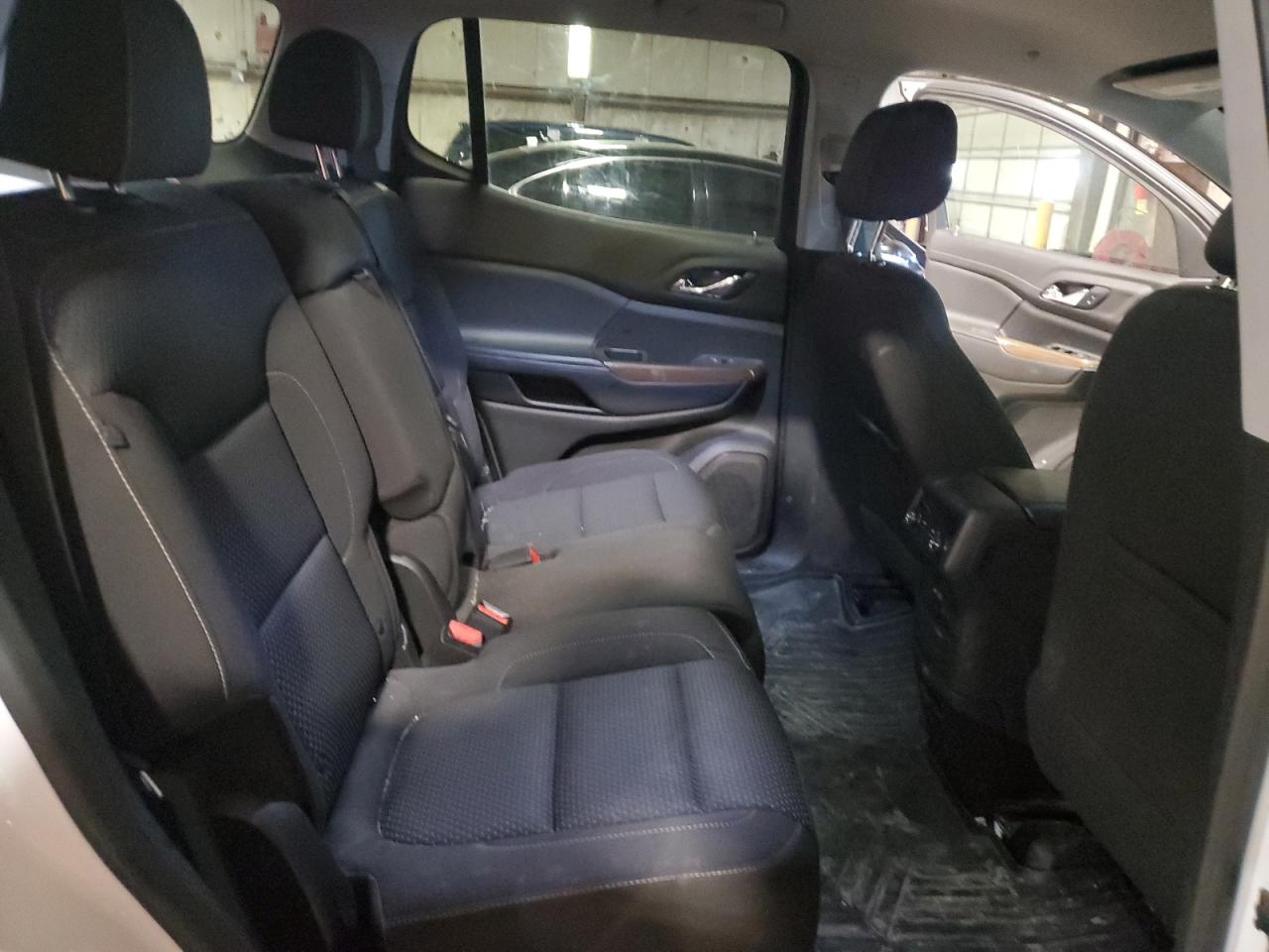 2021 GMC Acadia - Image 11