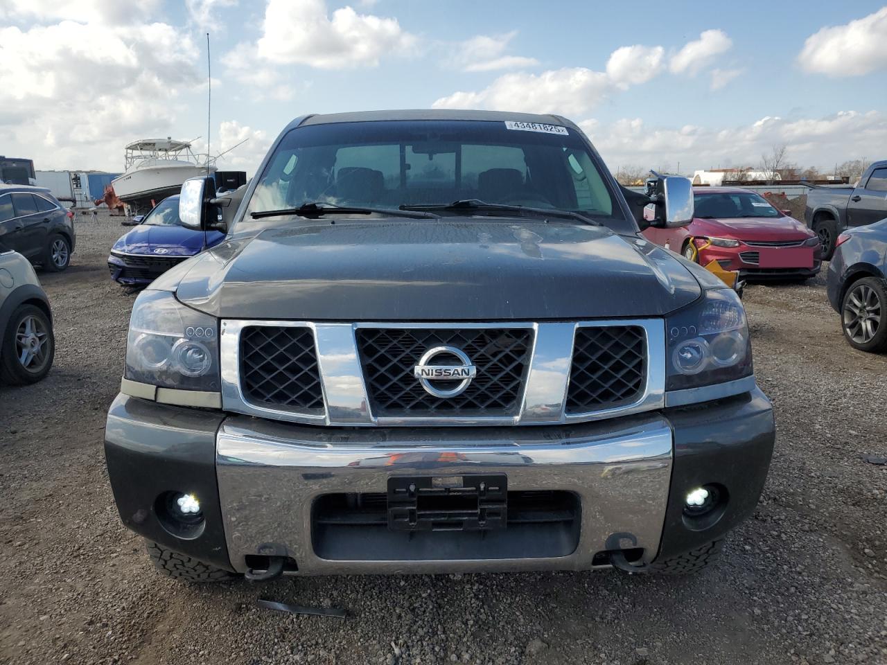 2004 Nissan Titan - Image 5