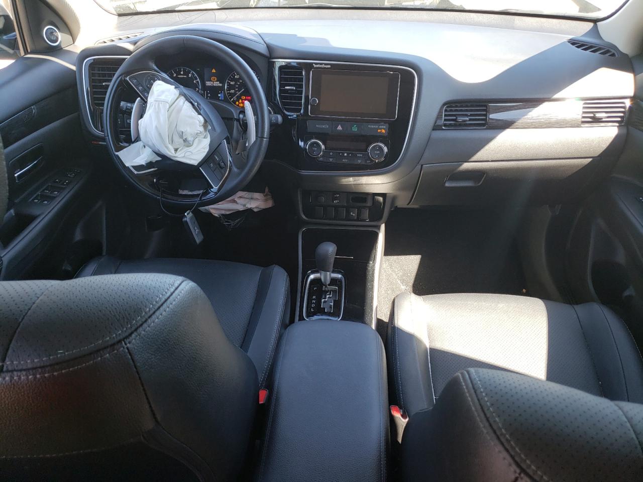 2017 Mitsubishi Outlander - Image 8