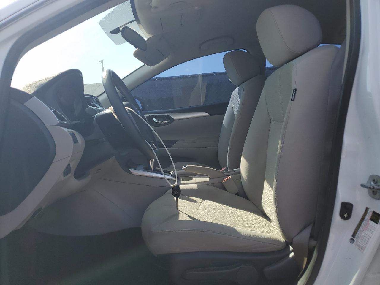 2016 Nissan Sentra - Image 7