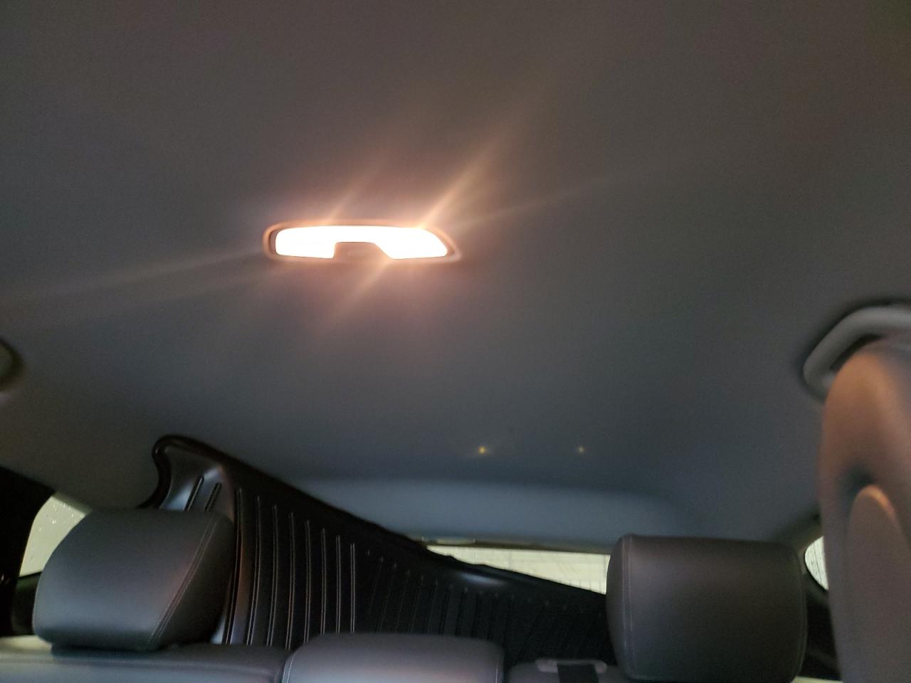 2018 Hyundai Santa Fe - Image 10