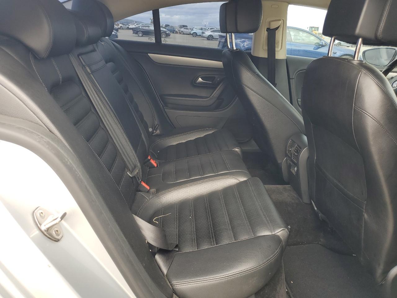 2014 Volkswagen Passat CC - Image 10