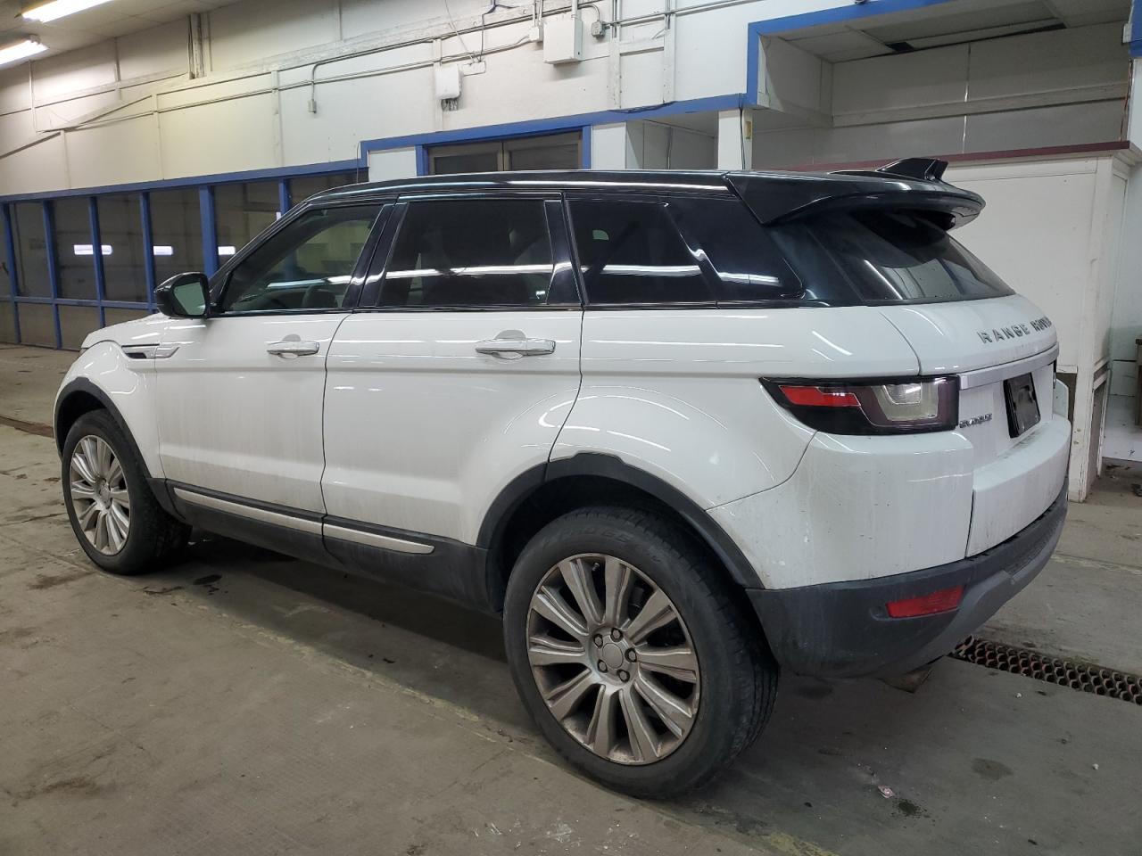 2016 Land Rover Range Rover - Image 2