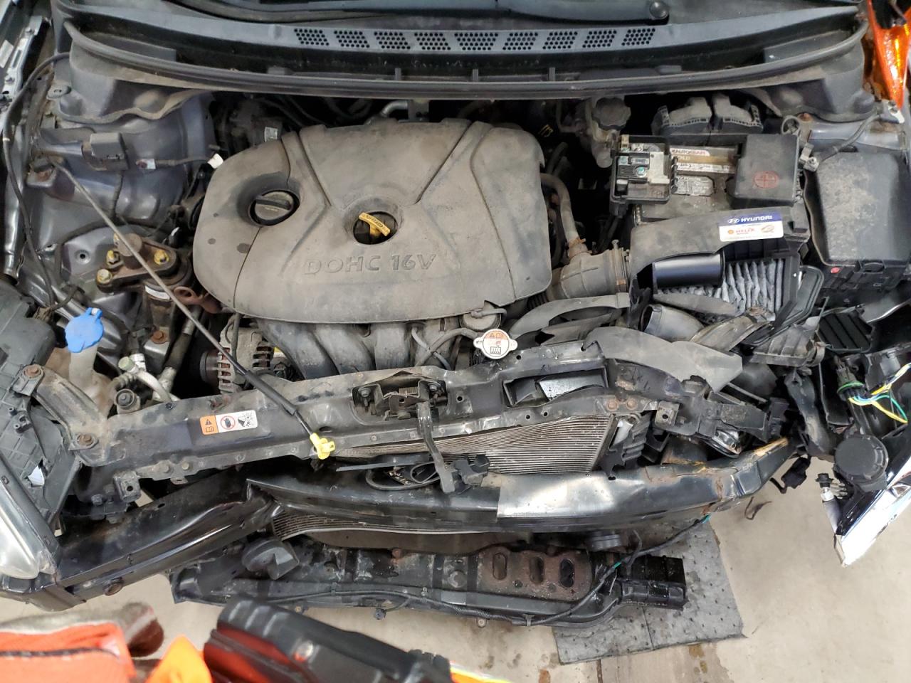 2012 Hyundai Elantra - Image 12