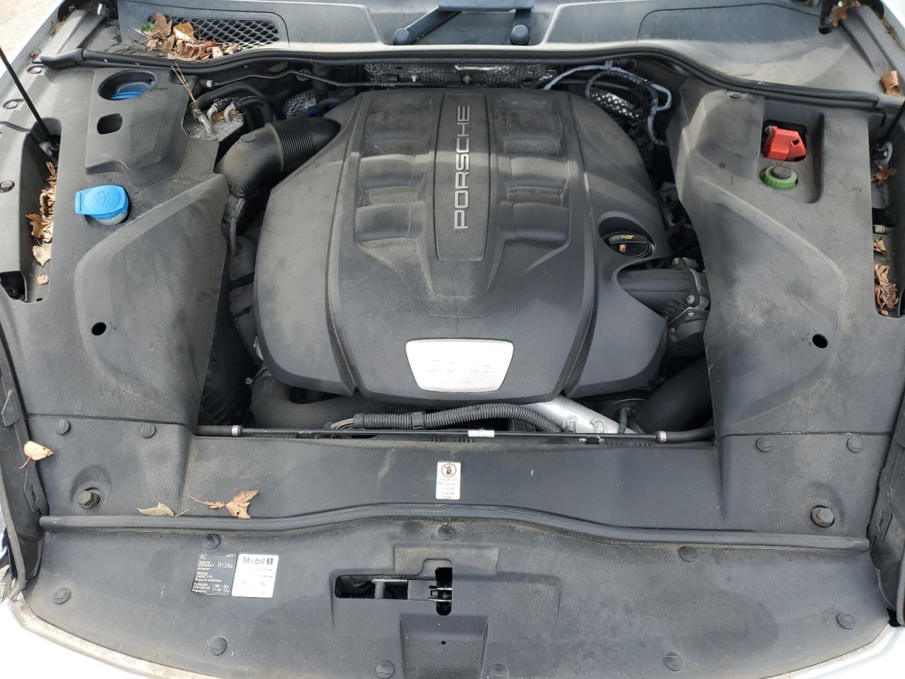 2015 Porsche Cayenne - Image 12