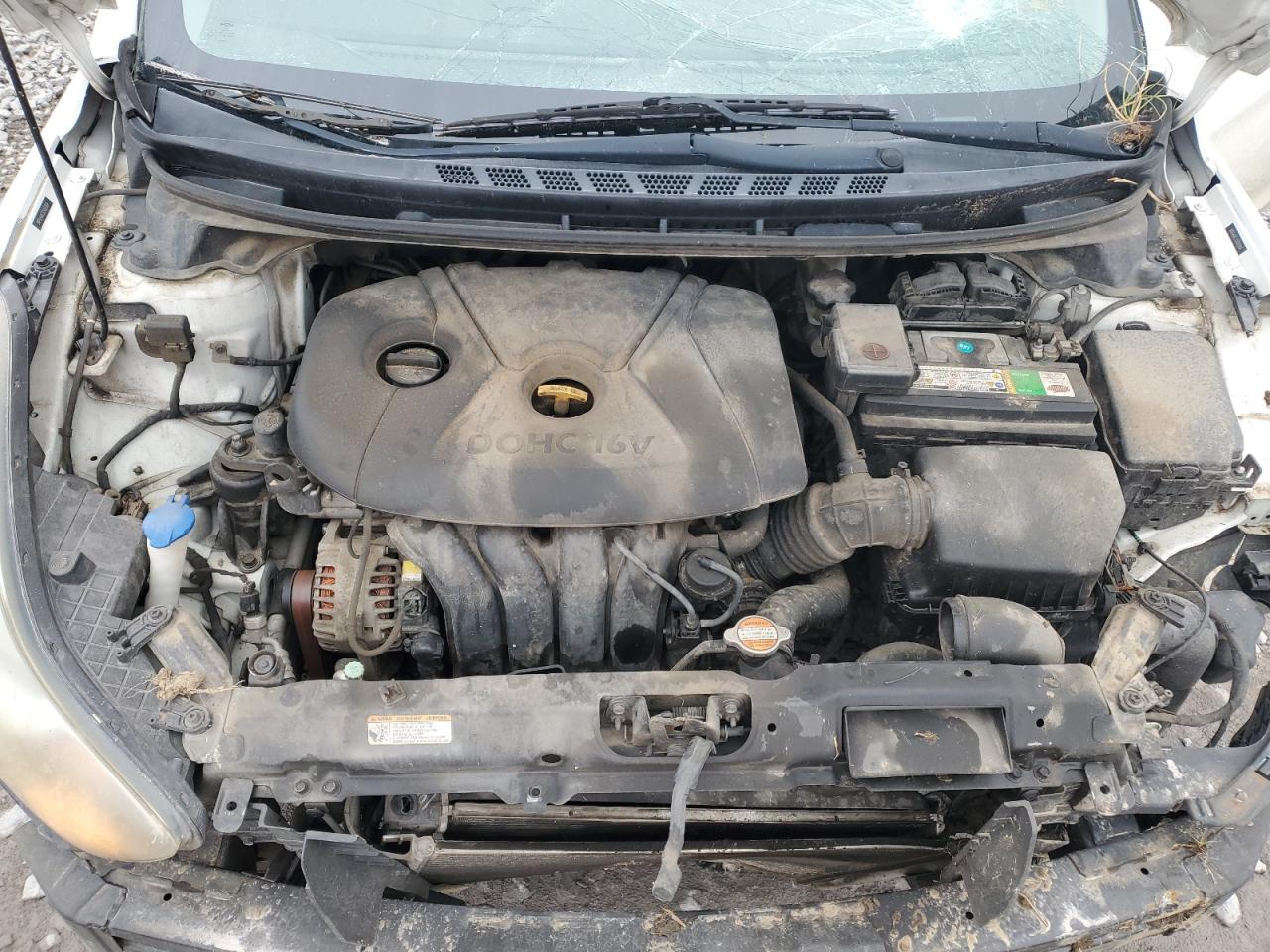 2012 Hyundai Elantra - Image 12
