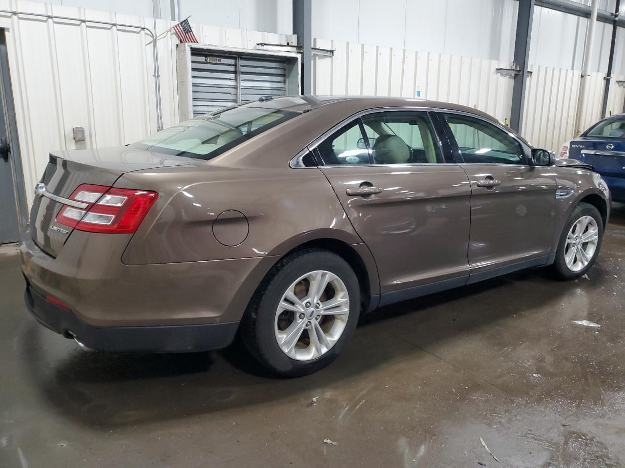 2015 Ford Taurus - Image 3