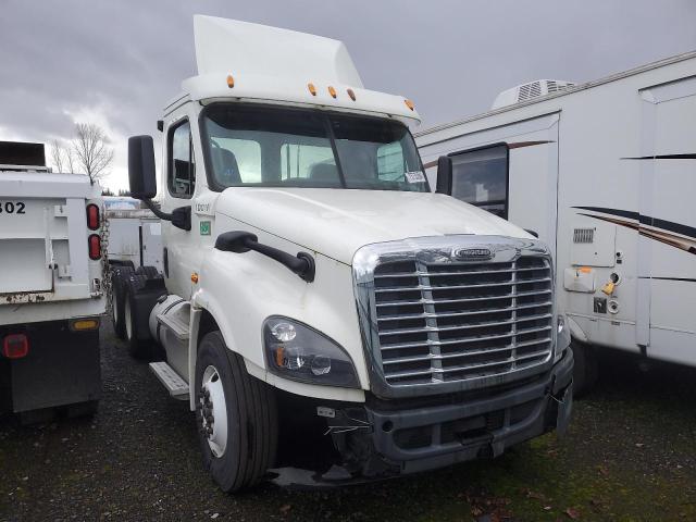 2015 Freightliner Cascadia Semi Truck