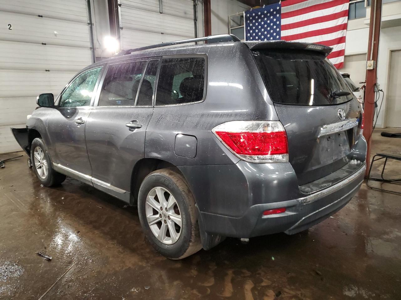 2013 Toyota Highlander - Image 2