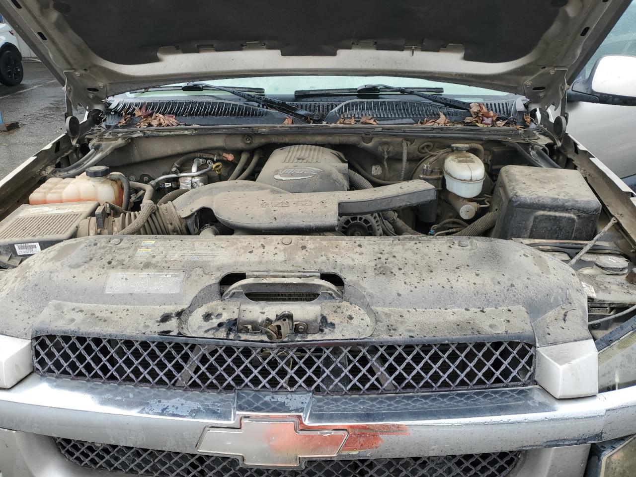 2003 Chevrolet Avalanche - Image 12