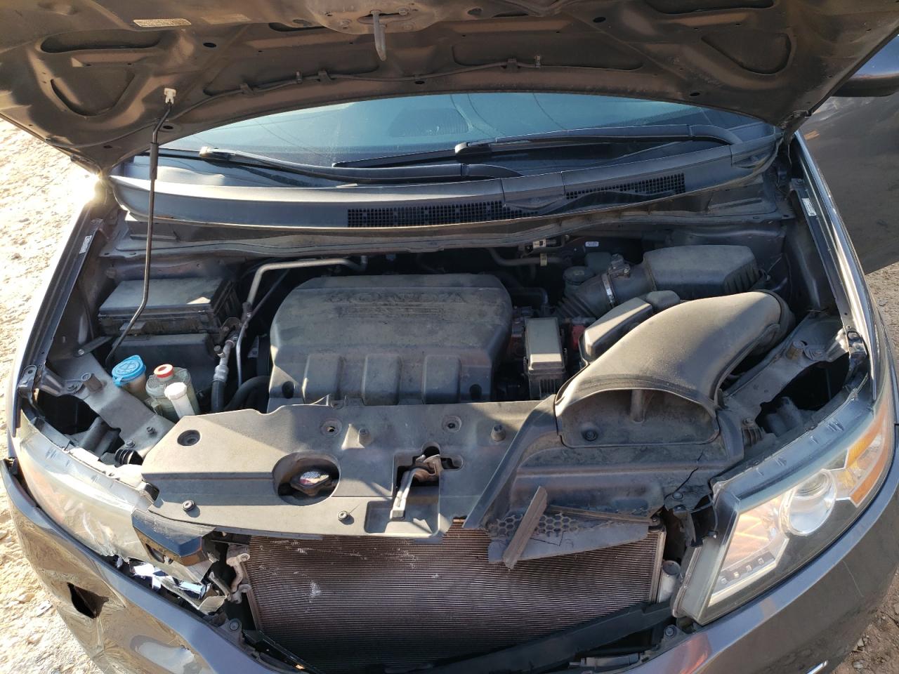 2015 Honda Odyssey - Image 13