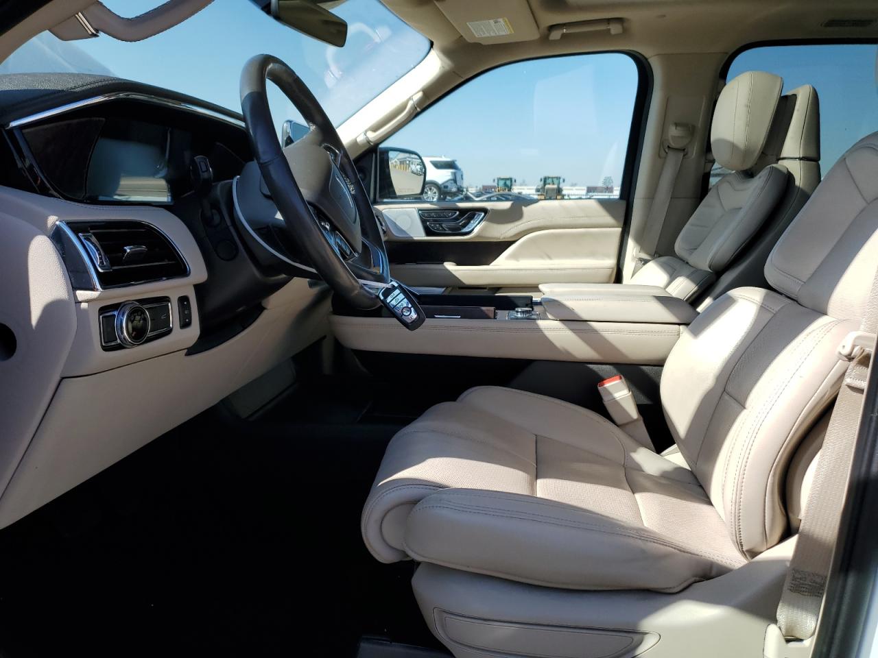 2020 Lincoln Navigator - Image 7