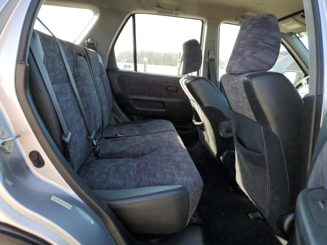 2004 Honda CR-V - Image 11