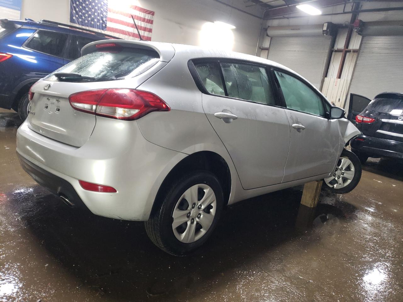 2017 Kia Forte - Image 3