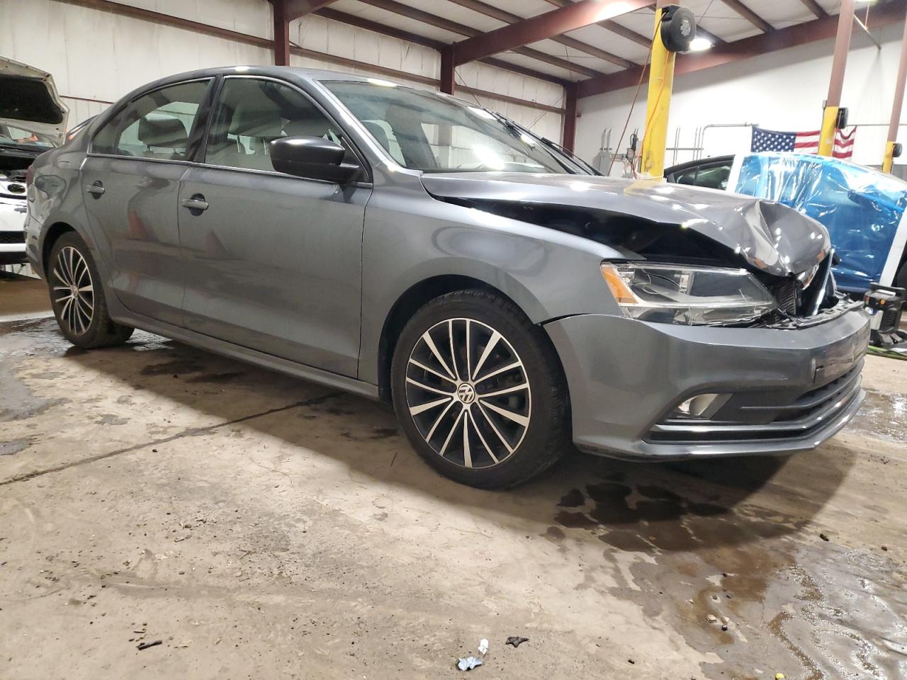 2016 Volkswagen Jetta - Image 4