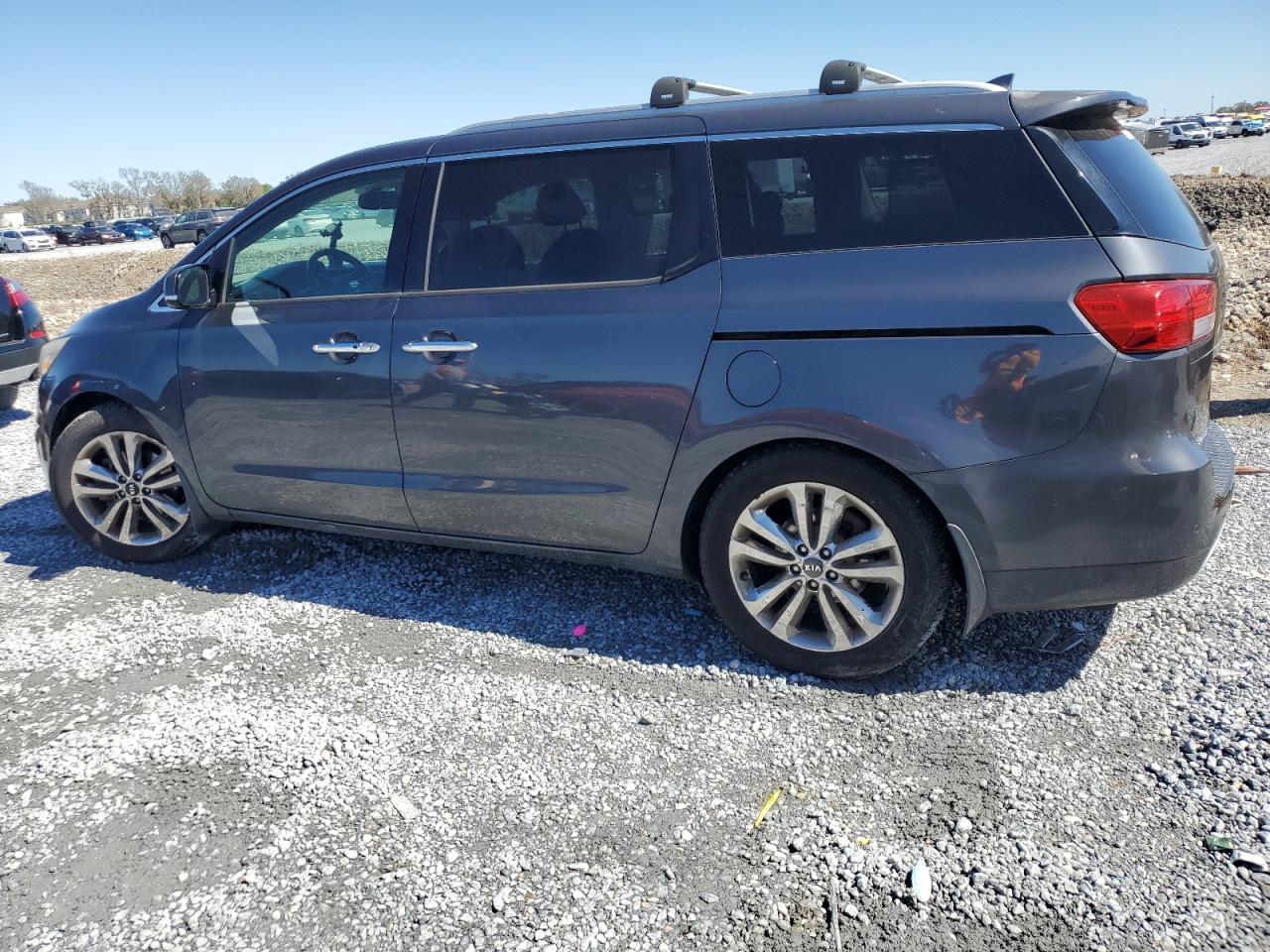 2015 Kia Sedona - Image 2