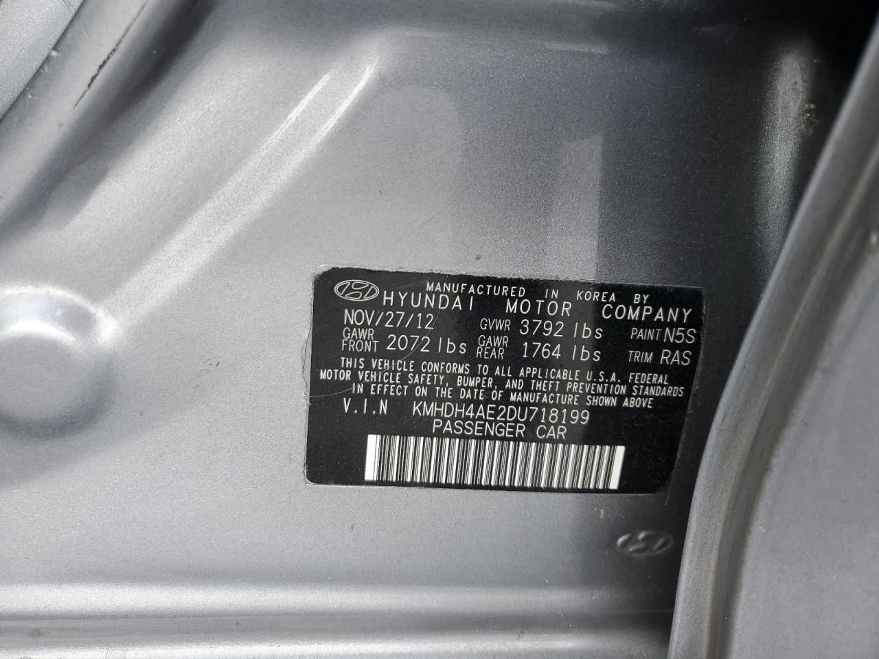 2013 Hyundai Elantra - Image 12