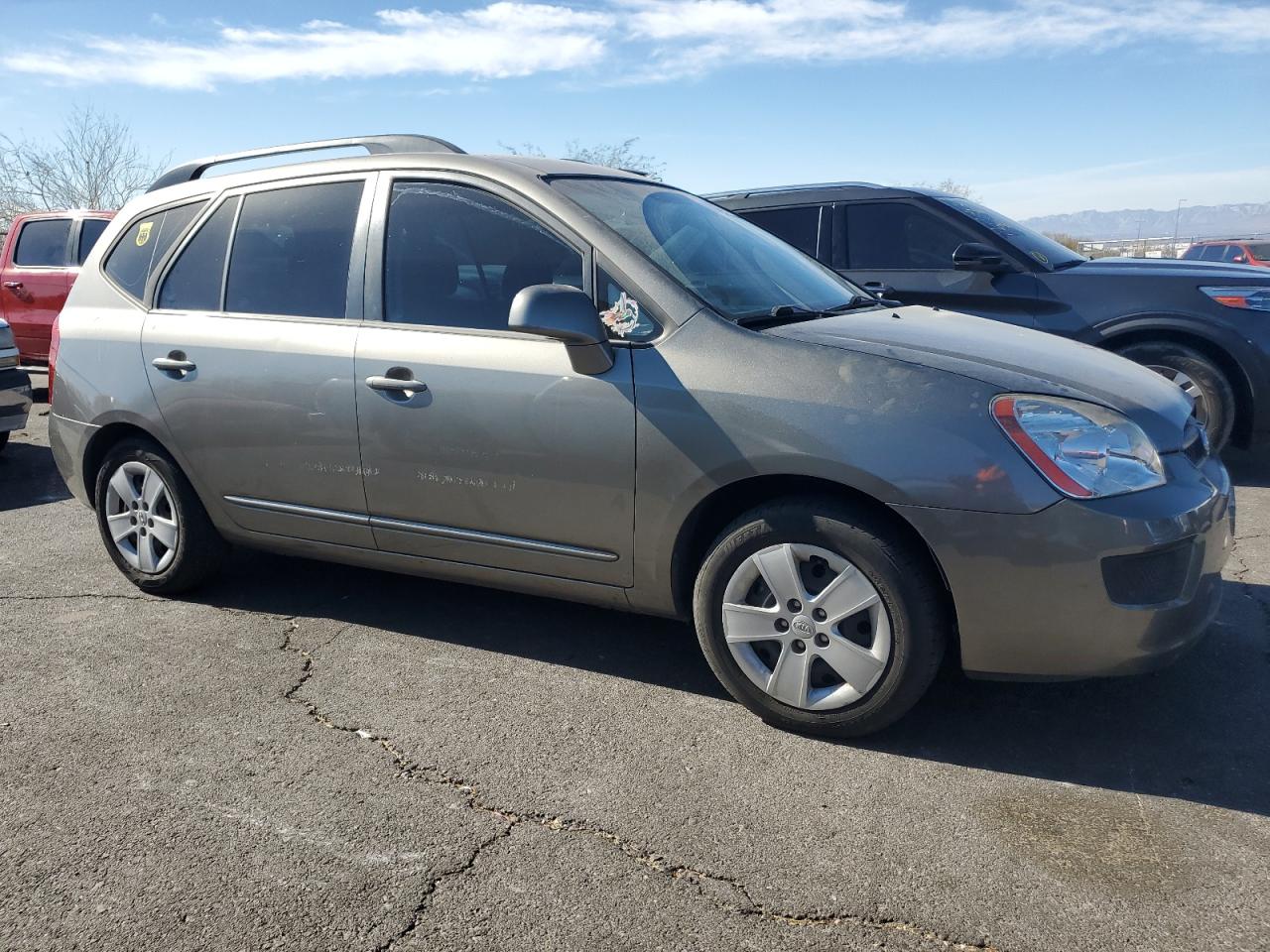 2009 Kia Rondo - Image 4