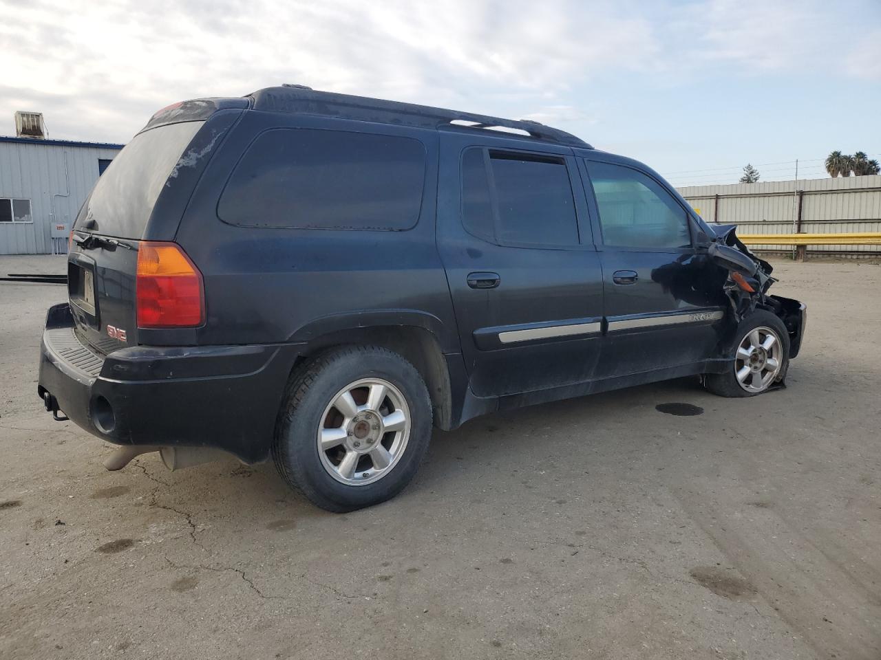 2003 GMC Envoy - Image 3