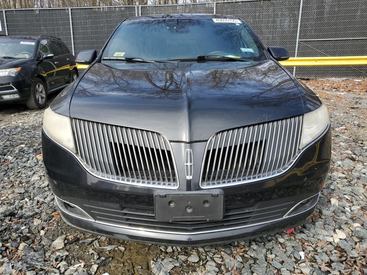 2014 Lincoln MKT - Image 5