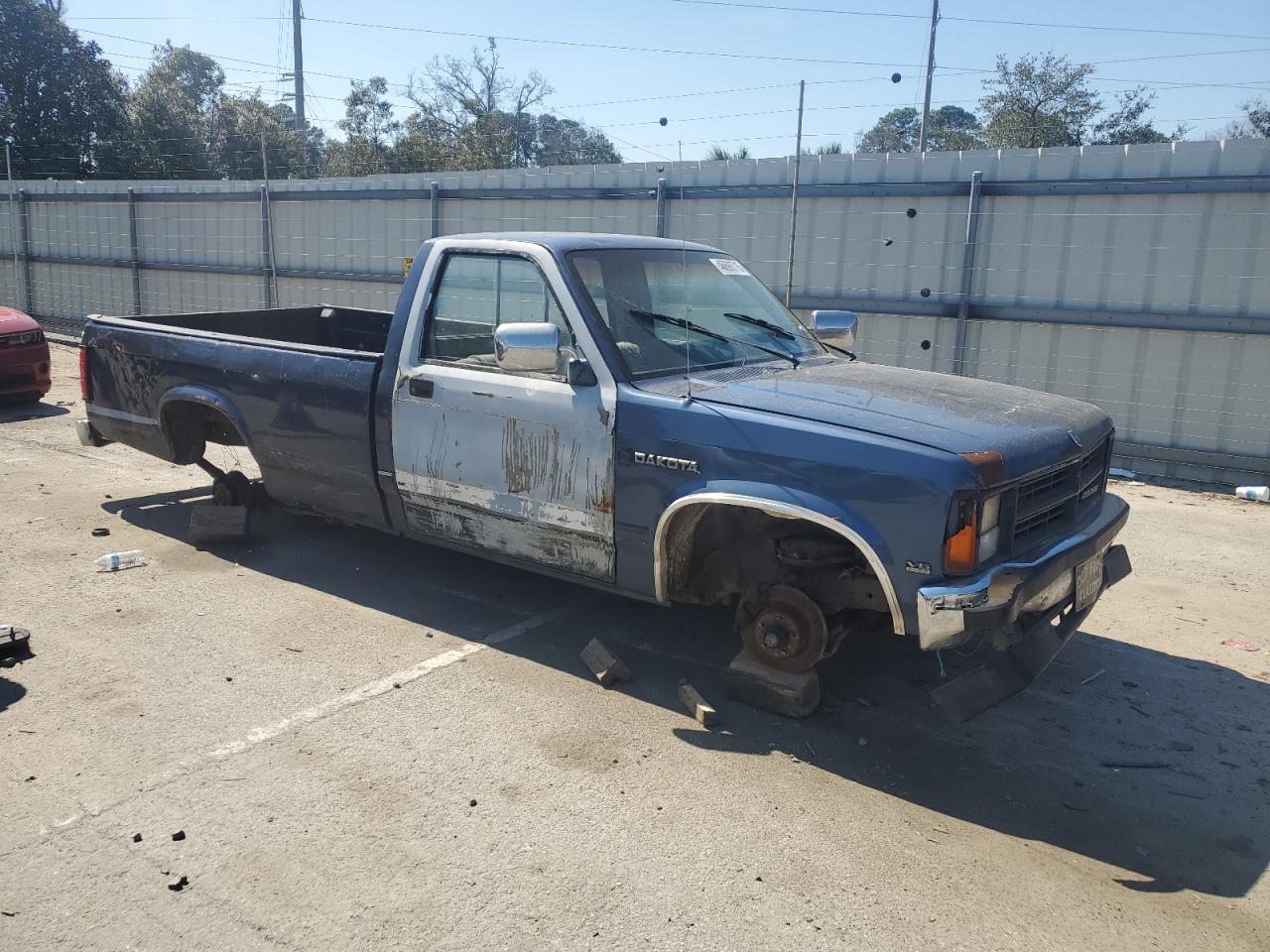 1989 Dodge Dakota - Image 4