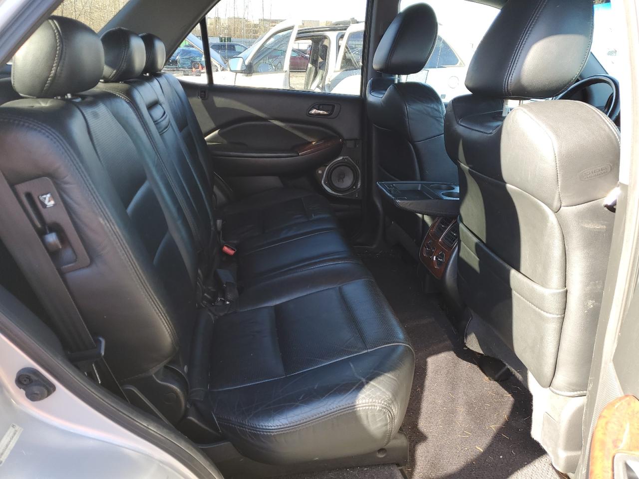 2004 Acura MDX - Image 11