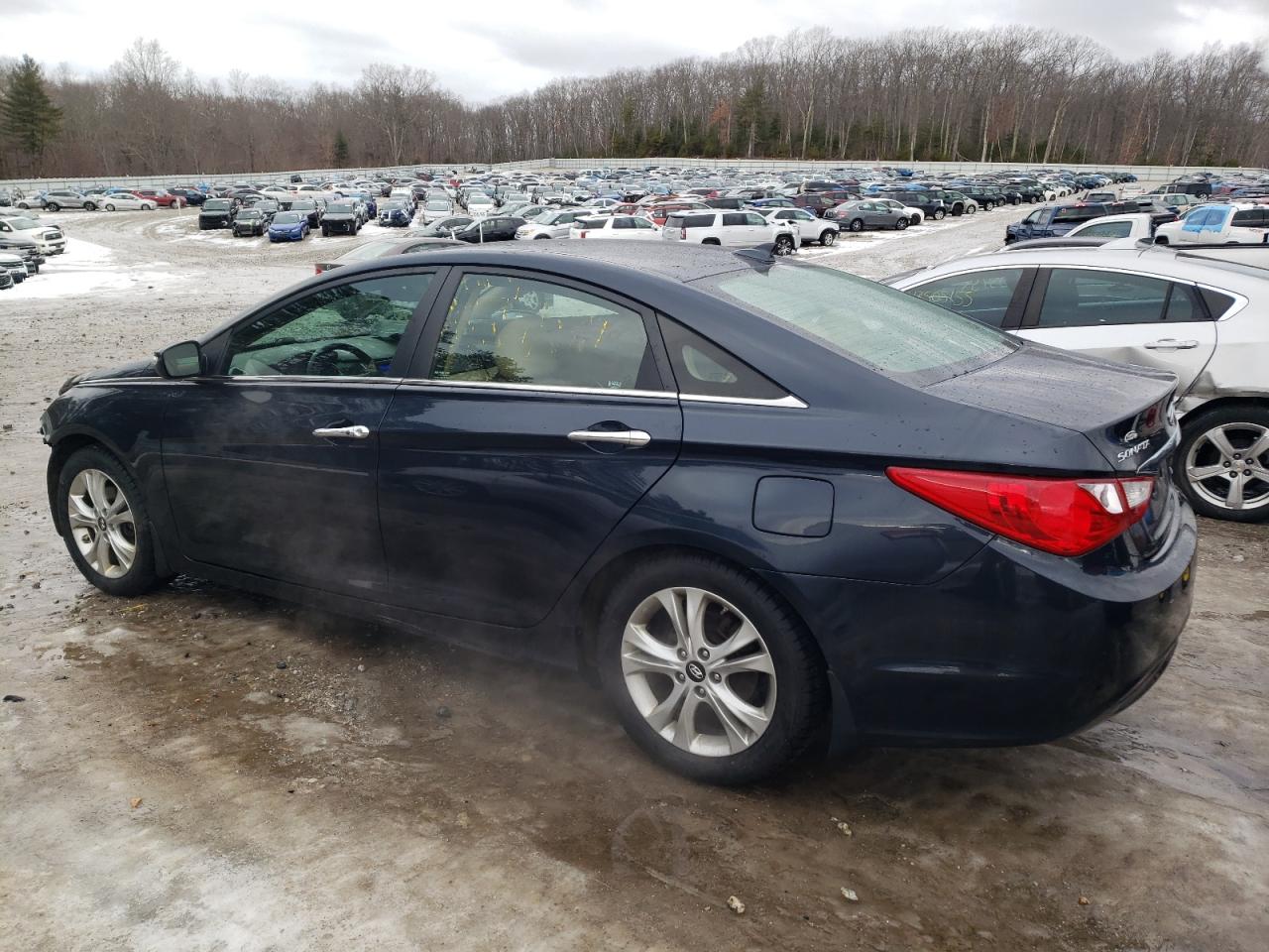 2013 Hyundai Sonata - Image 2