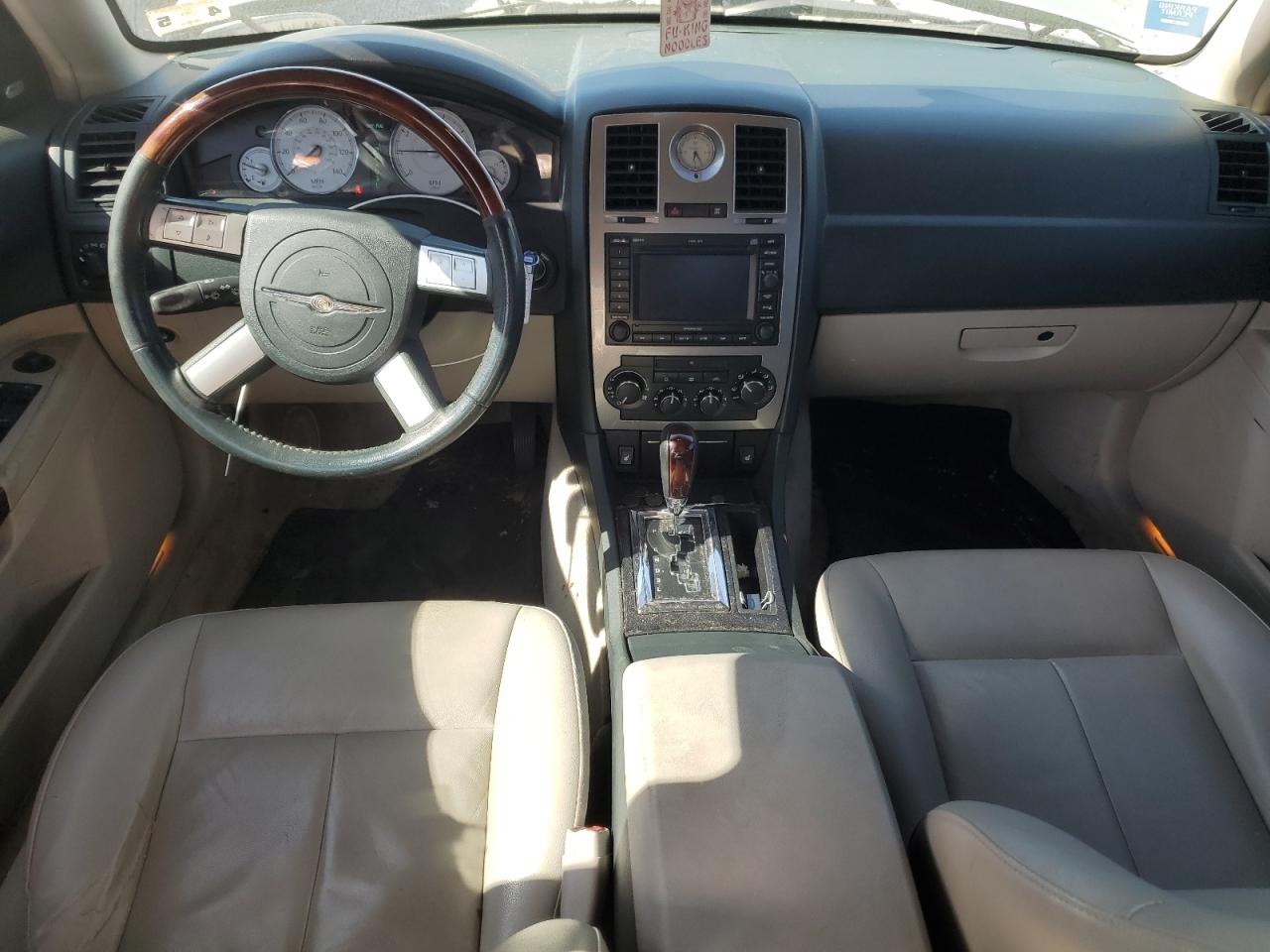 2005 Chrysler 300 - Image 8