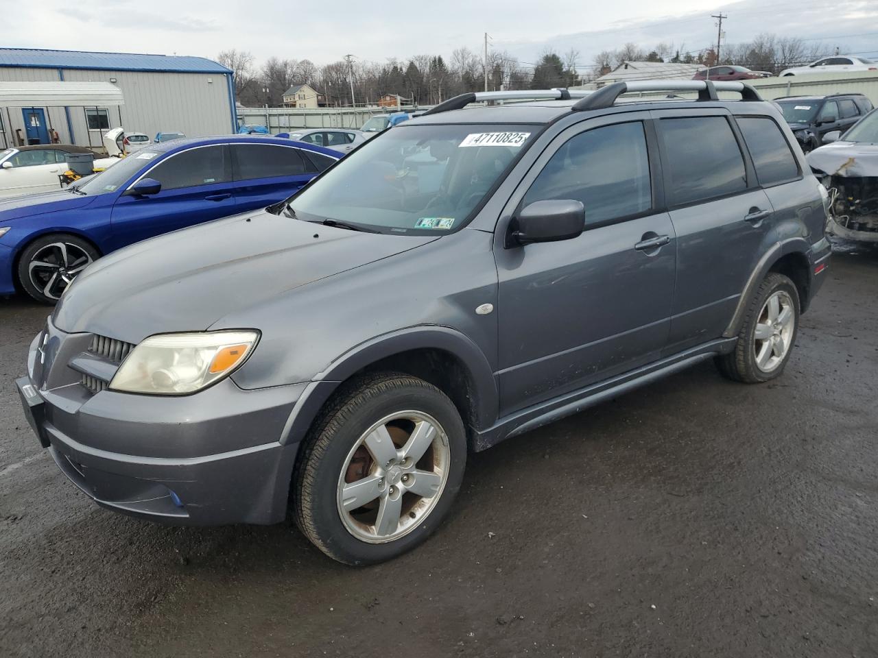 2005 Mitsubishi Outlander - Image 1