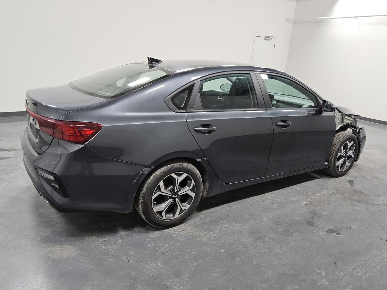 2021 Kia Forte - Image 3