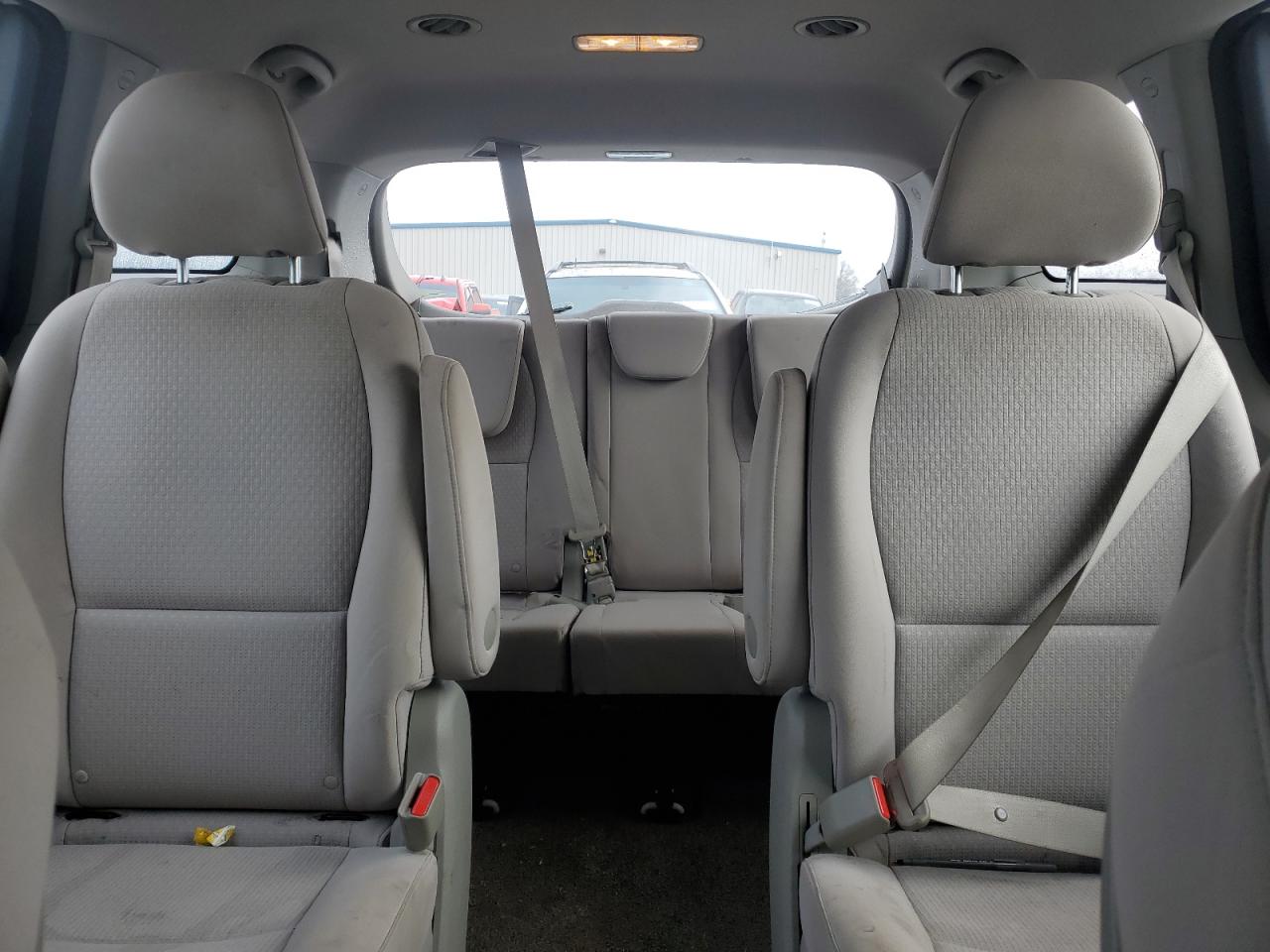 2016 Kia Sedona - Image 10