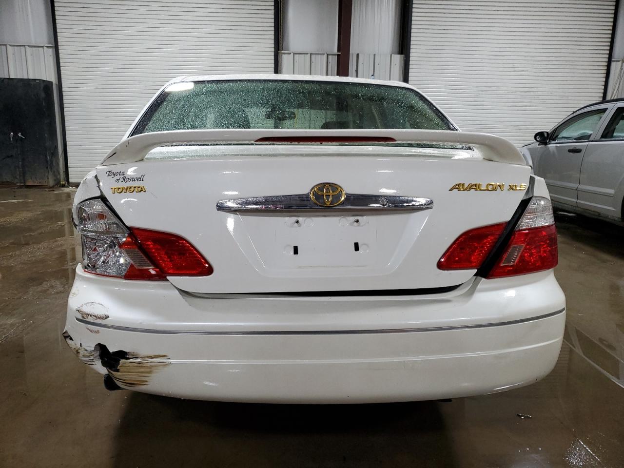 2003 Toyota Avalon - Image 6