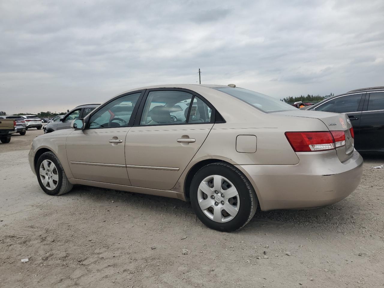 2008 Hyundai Sonata - Image 2