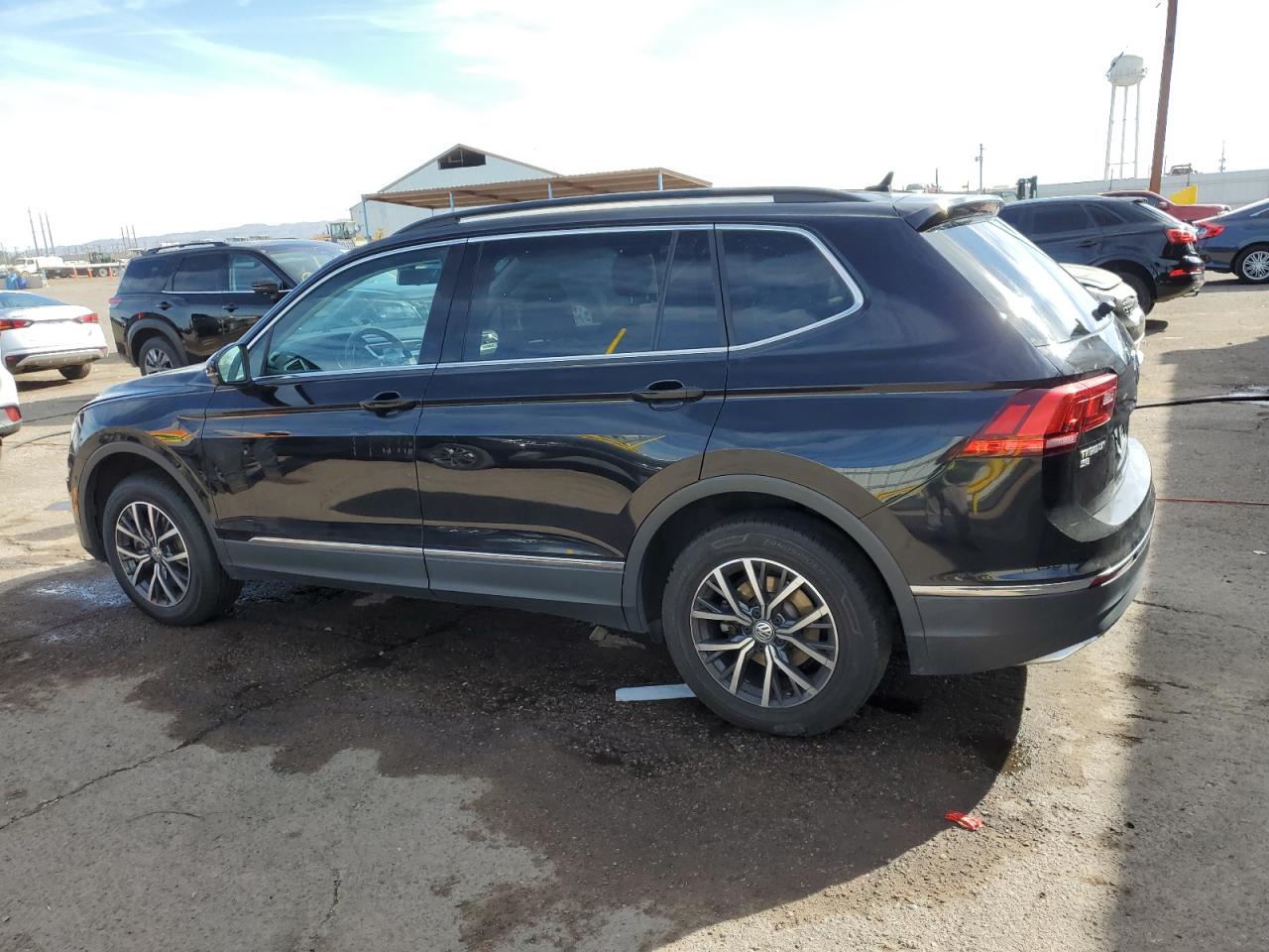 2020 Volkswagen Tiguan - Image 2